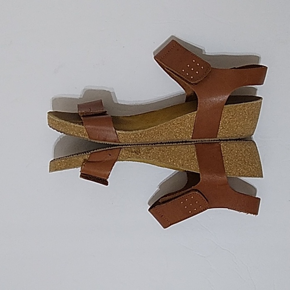 Eric Michael Wedge Sandals - Picture 4 of 7